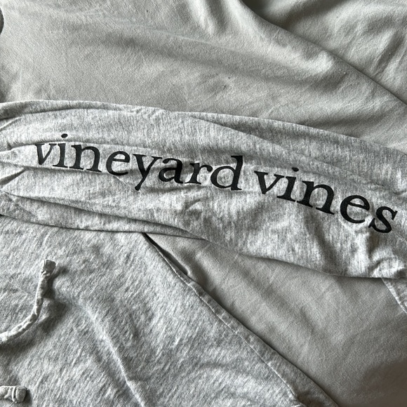 Vineyard vines hooded long sleeve - Picture 3 of 5